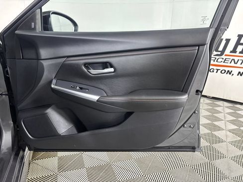 Used 2025 Nissan Sentra SR FWD image 27