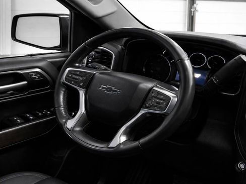 Used 2019 Chevrolet Silverado 1500 LT Trail Boss AWD/4WD image 9