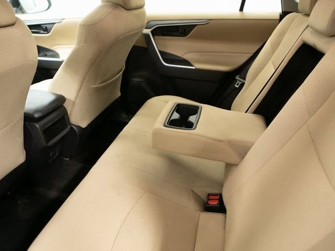 Used 2021 Toyota RAV4 LE w/ Carpet Mat Package (TMS) image 25