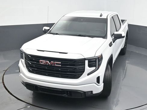 Used 2024 GMC Sierra 1500 Elevation image 38