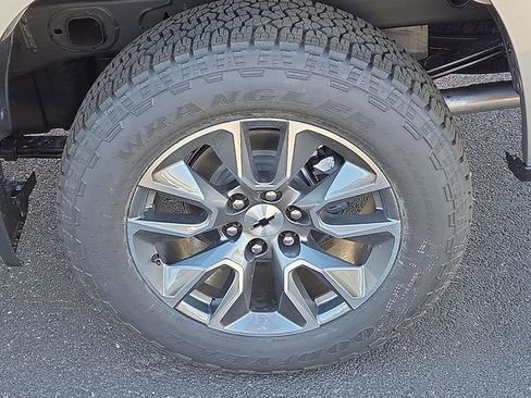 New 2026 Chevrolet Silverado 1500 RST w/ Z71 Off-Road Package image 6