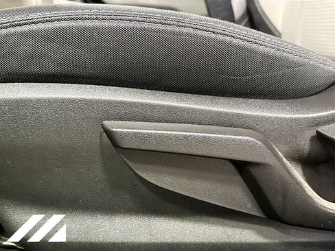 Used 2023 Subaru Forester Base image 20