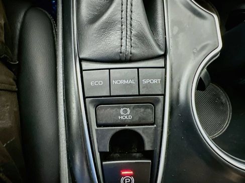 Used 2019 Toyota Camry XSE FWD image 39