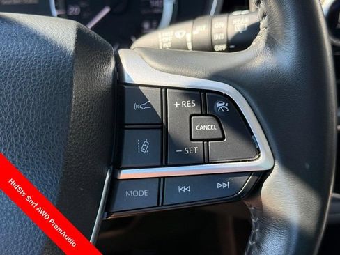 Used 2023 Toyota Highlander XLE AWD/4WD image 22