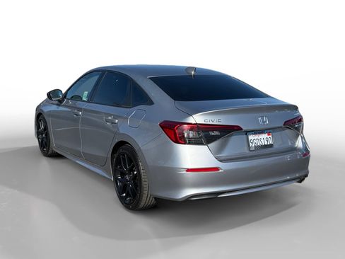 Used 2023 Honda Civic Sport image 3