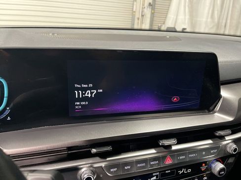 Used 2025 Kia Telluride S image 24