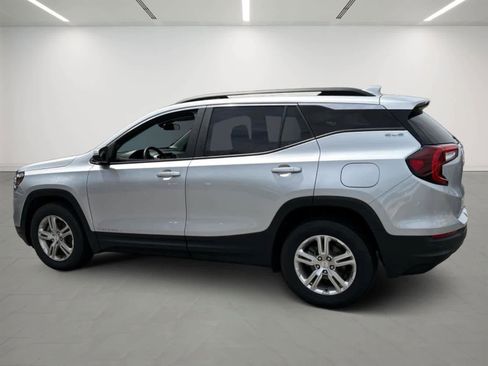 Used 2022 GMC Terrain SLE w/ Driver Convenience Package AWD/4WD image 3