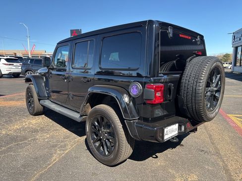Used 2021 Jeep Wrangler Unlimited Sahara AWD/4WD image 10
