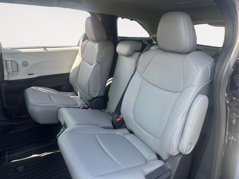 New 2026 Toyota Sienna XLE FWD image 13