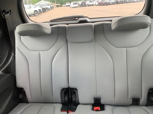 Used 2025 Hyundai Palisade SEL AWD/4WD image 24