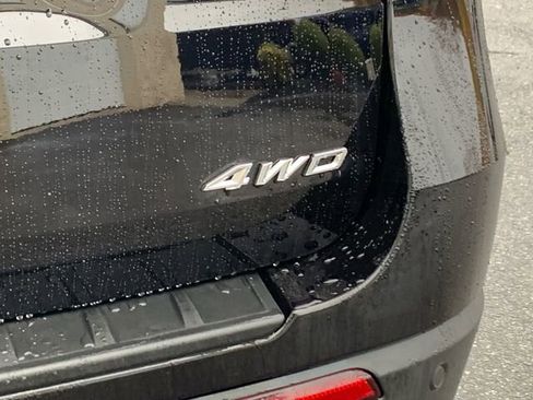 Certified 2025 Ford Explorer Platinum image 13