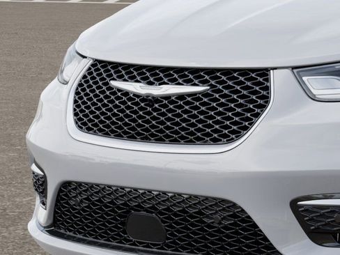 New 2026 Chrysler Pacifica Pinnacle FWD image 11