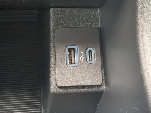 Used 2024 Ford Edge SE w/ Cargo Accessory Package AWD/4WD image 19