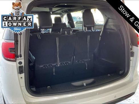 Certified 2026 Chrysler Pacifica Limited w/ S Appearance Package FWD image 34