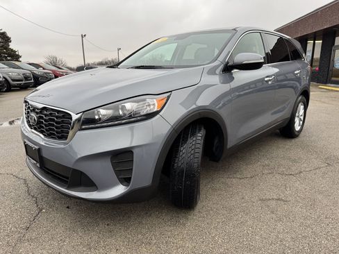 Used 2020 Kia Sorento LX image 3