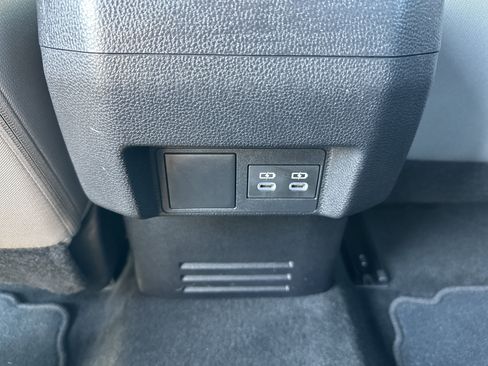 Certified 2024 Toyota Tacoma TRD Off-Road image 18