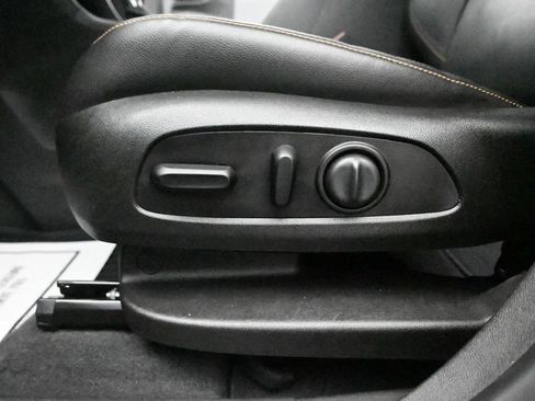 Used 2021 Chevrolet Equinox LT FWD image 10