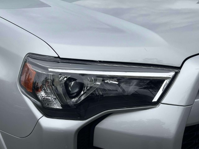 Certified 2024 Toyota 4Runner SR5 AWD/4WD image 11