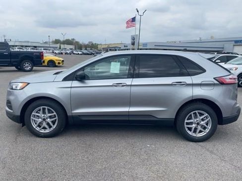 New 2024 Ford Edge SE image 3