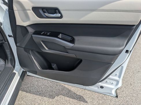 New 2026 Nissan Pathfinder SL image 33