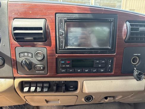Used 2005 Ford F350 Lariat AWD/4WD image 18
