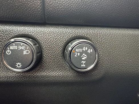 Used 2018 Chevrolet Colorado ZR2 w/ LPO, Premium Interior Package image 26