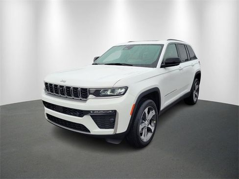 New 2026 Jeep Grand Cherokee Limited w/ Luxury Tech Group II image 2