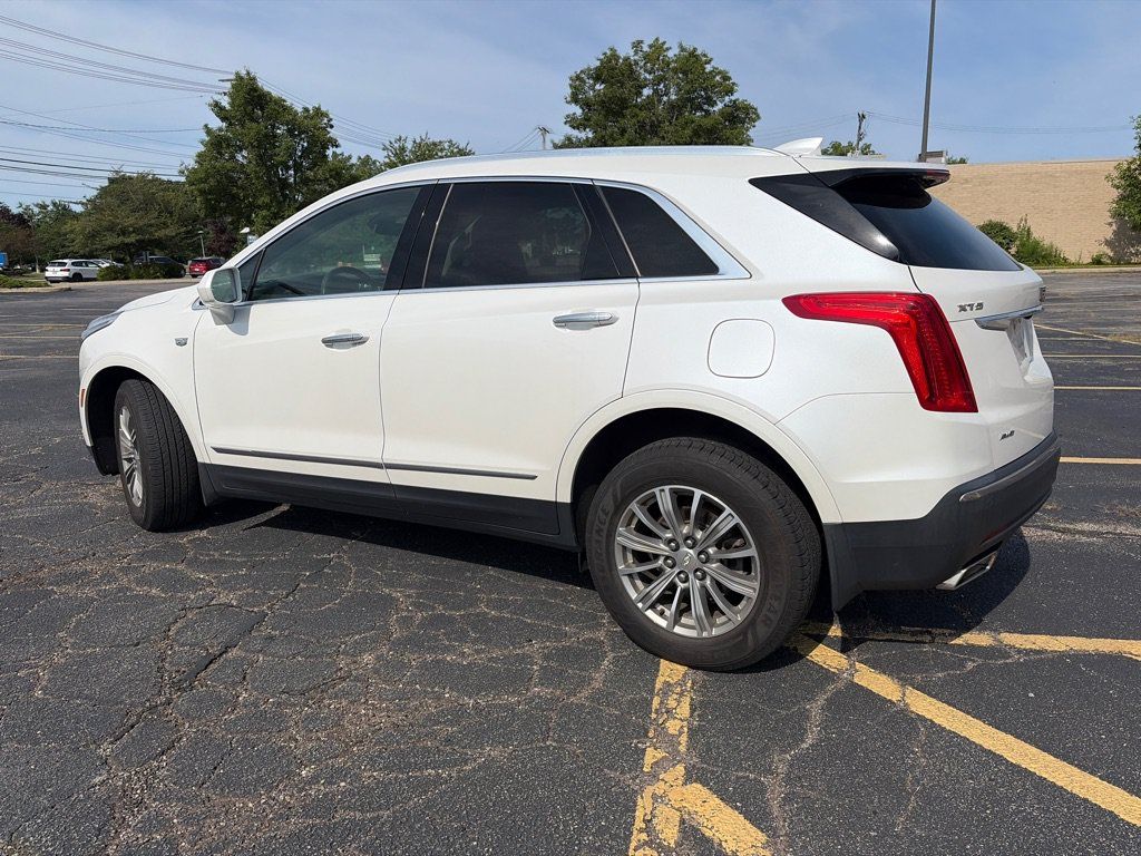 Used 2018 Cadillac XT5 Luxury w/ Driver Awareness Package AWD/4WD image 4