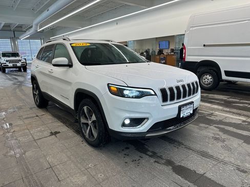 Used 2019 Jeep Cherokee Limited image 4