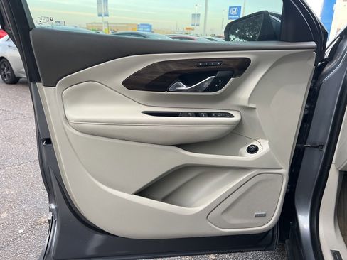 Used 2018 GMC Terrain Denali w/ Advanced Safety Package image 21