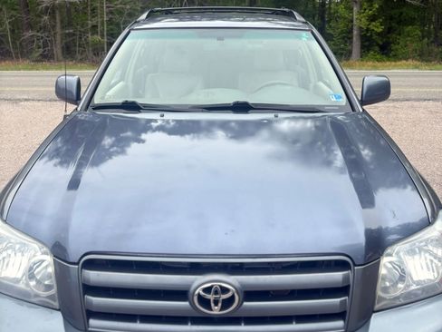 Used 2004 Toyota Highlander 2WD image 12