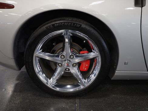 Used 2005 Chevrolet Corvette Convertible w/ Preferred Equipment Group image 11
