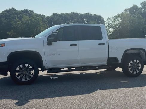 Certified 2024 Chevrolet Silverado 2500 Custom w/ Custom Value Package AWD/4WD image 9