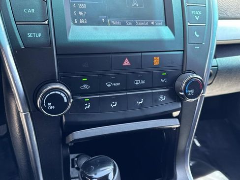 Used 2017 Toyota Camry SE FWD image 26