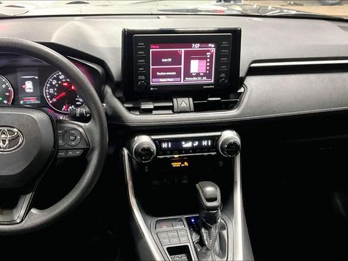 Used 2020 Toyota RAV4 XLE image 7