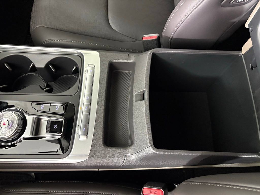 New 2026 Kia Carnival EX FWD image 32
