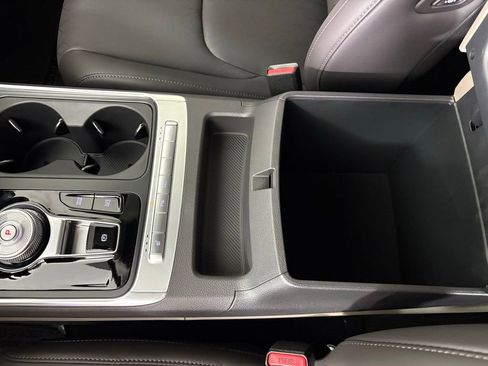 New 2026 Kia Carnival EX FWD image 32