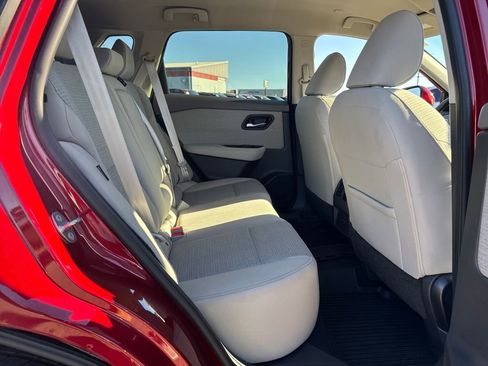 Used 2023 Nissan Rogue SV image 16