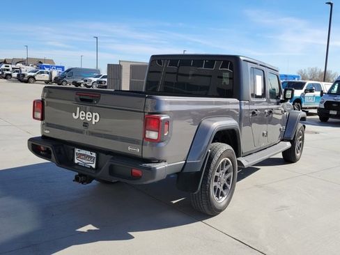 Used 2020 Jeep Gladiator Overland image 3