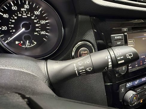 Used 2020 Nissan Rogue S AWD/4WD image 34