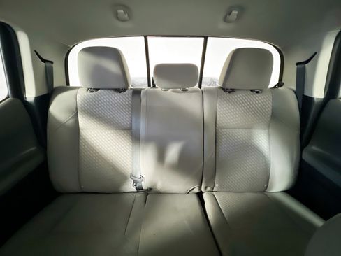 Used 2022 Toyota Tacoma SR5 RWD image 32