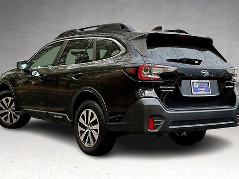 Used 2022 Subaru Outback Premium image 4