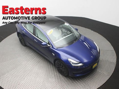 Used 2020 Tesla Model 3 Standard Range Plus image 3
