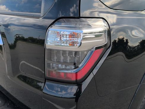 Used 2018 Toyota 4Runner Limited AWD/4WD image 5