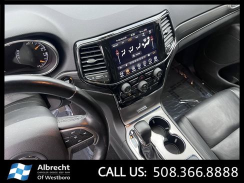 Used 2021 Jeep Grand Cherokee Limited w/ Sun & Sound Group image 28