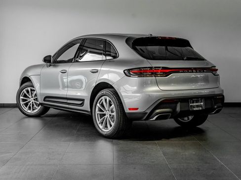 Certified 2026 Porsche Macan AWD/4WD image 3