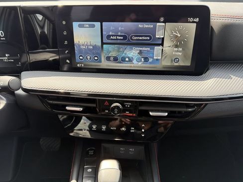 Used 2025 Nissan Kicks SR FWD image 18