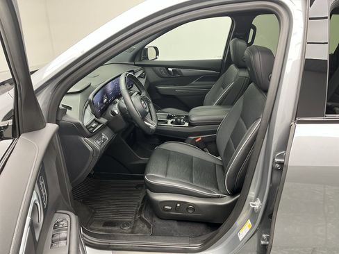 Certified 2025 Buick Enclave Sport Touring w/ Super Cruise Package image 2