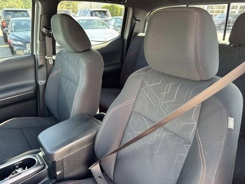 Used 2020 Toyota Tacoma TRD Sport image 11