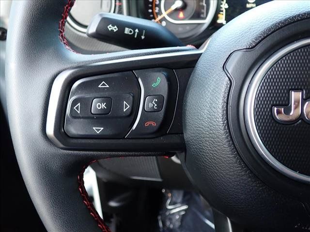 Used 2024 Jeep Gladiator Rubicon w/ Technology Group AWD/4WD image 12